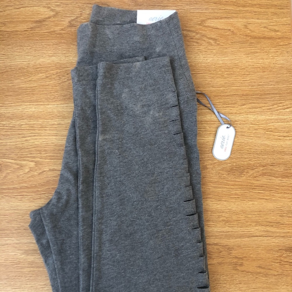 NWT Gray Aerie Leggings